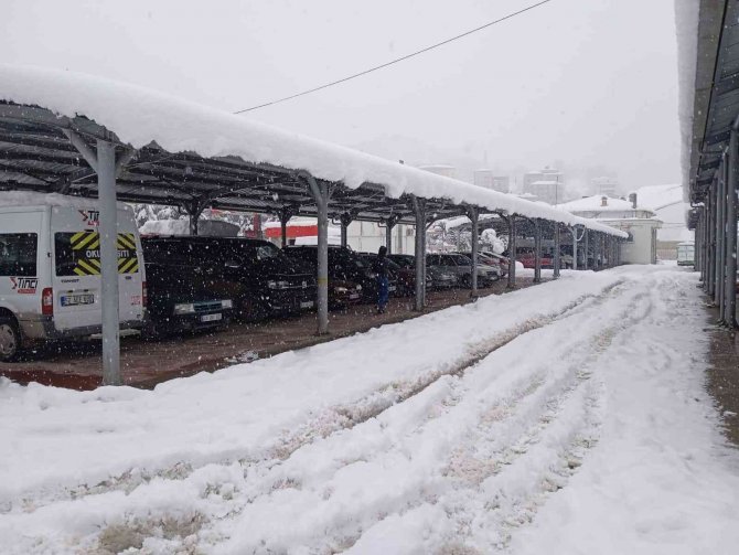 Kumru’da Kapalı Pazar Alanı, Kapalı Otoparka Dönüştü