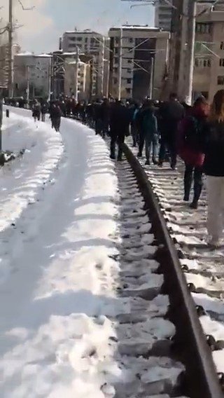 Marmaray Suadiye İstasyonunda Tren Arıza Yaptı, Yolcular Diğer İstasyona Yürüdü