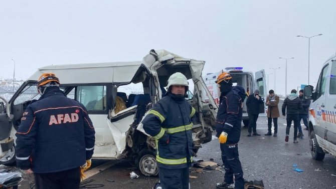Niğde’de Feci Kaza: 2’si Çocuk 3 Ölü, 4 Yaralı