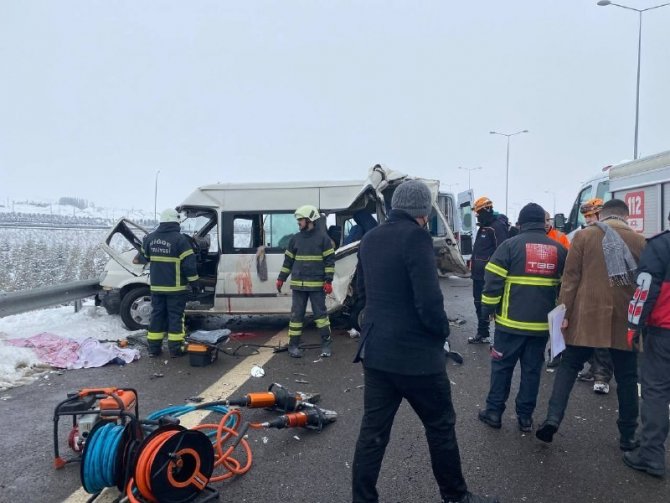 Niğde’de Feci Kaza: 2’si Çocuk 3 Ölü, 4 Yaralı