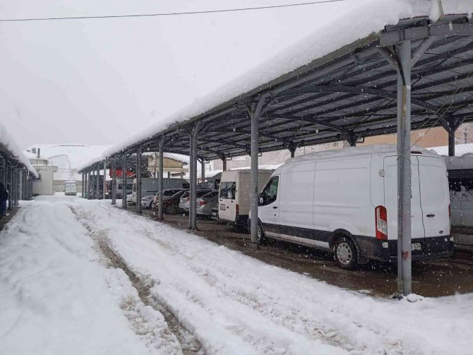 Kumru’da Kapalı Pazar Alanı, Kapalı Otoparka Dönüştü