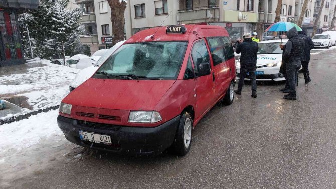 Samsun’da Dolmuşun Çarptığı Yaya Yaralandı