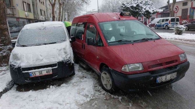 Samsun’da Dolmuşun Çarptığı Yaya Yaralandı