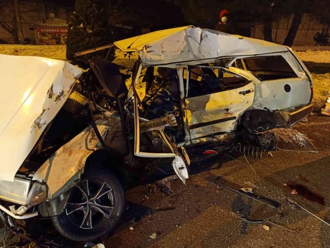 ‘Kırmızı Işık’ İhlali Kaza Getirdi:1 Ölü, 1 Yaralı