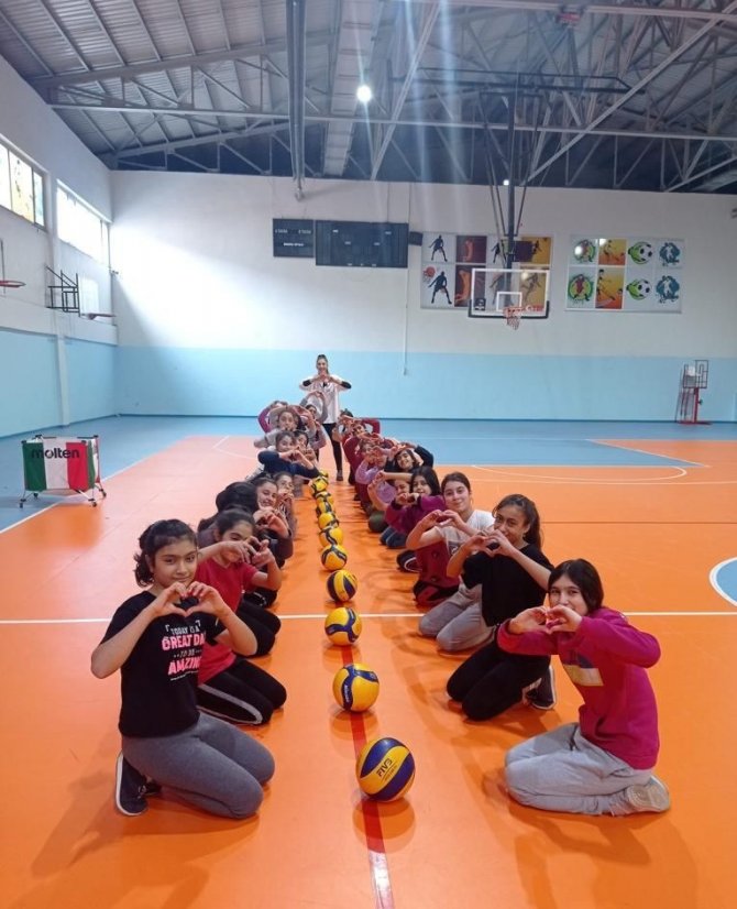 Bağlar Belediyespor’dan Voleybol Alt Yapısına Yatırım