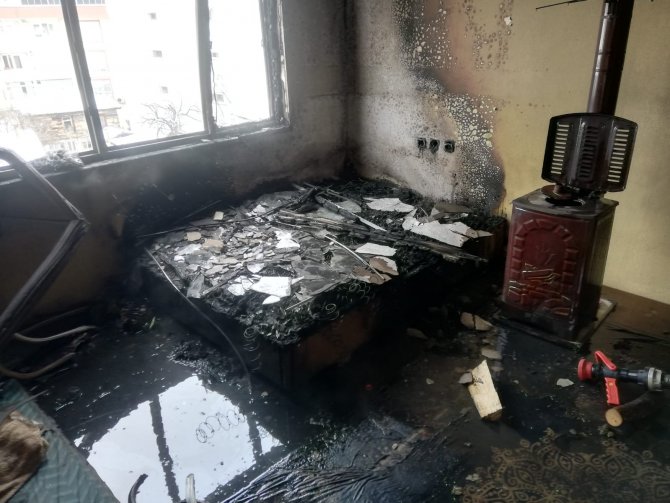 Gönen’de Bir Evde Çıkan Yangında Yabancı Uyruklu 6 Kişi Kurtarıldı