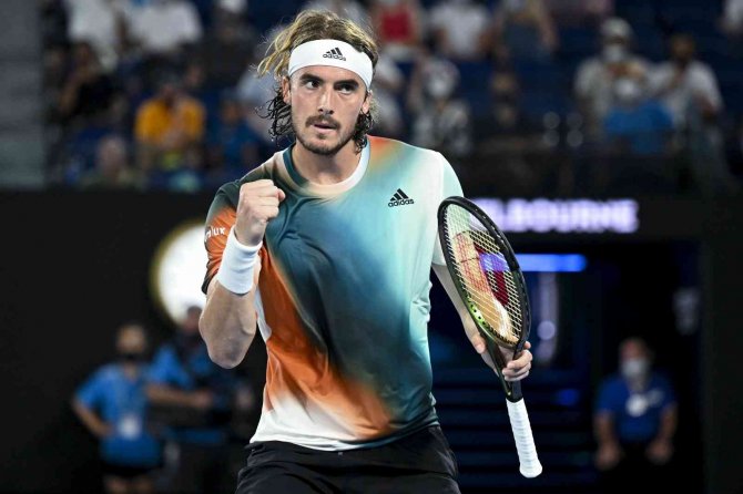 Stefanos Tsitsipas, Avustralya Açık’ta Yarı Finale Yükseldi