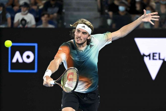 Stefanos Tsitsipas, Avustralya Açık’ta Yarı Finale Yükseldi
