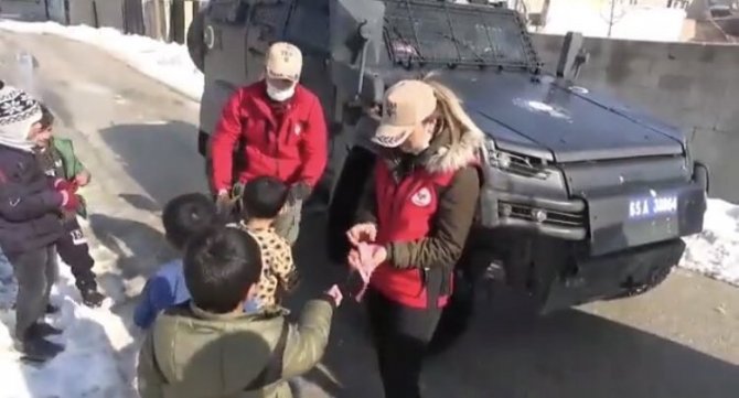 Van Polisi Çocuklarla Buluştu