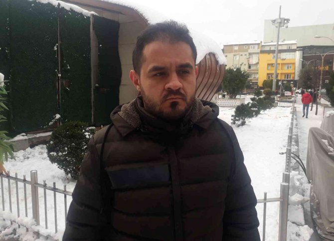 Önce Motorun Üzerindeki Karı Temizlediler Sonra Çalıp Kaçtılar
