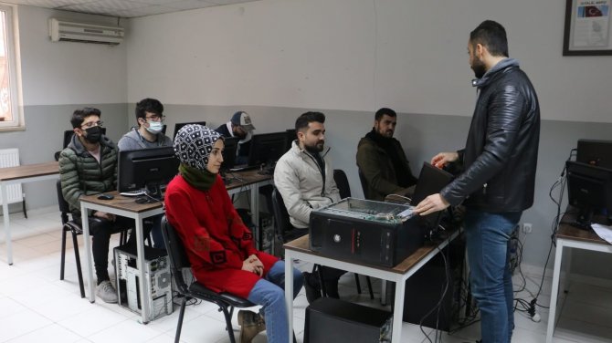 Yenişehir Belediyesinin ‘Yesmek’ Kursundan 225 Kişi Eğitim Aldı