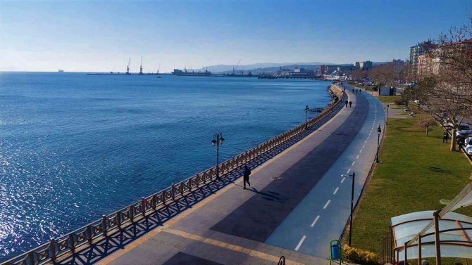 Tekirdağlılar Şaşkın: Felaketi Yaşayan İ̇stanbul’un Dibindeki Şehir Kara Hasret