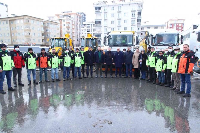 Karla Mücadelede Ak Parti İ̇stanbul Teşkilatı Seferber Oldu