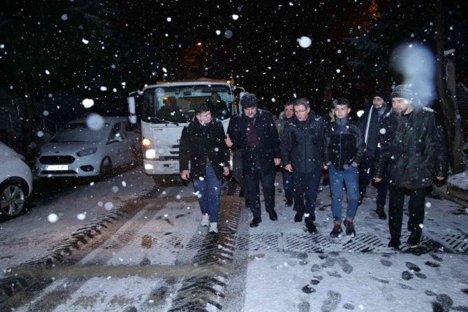 Karla Mücadelede Ak Parti İ̇stanbul Teşkilatı Seferber Oldu