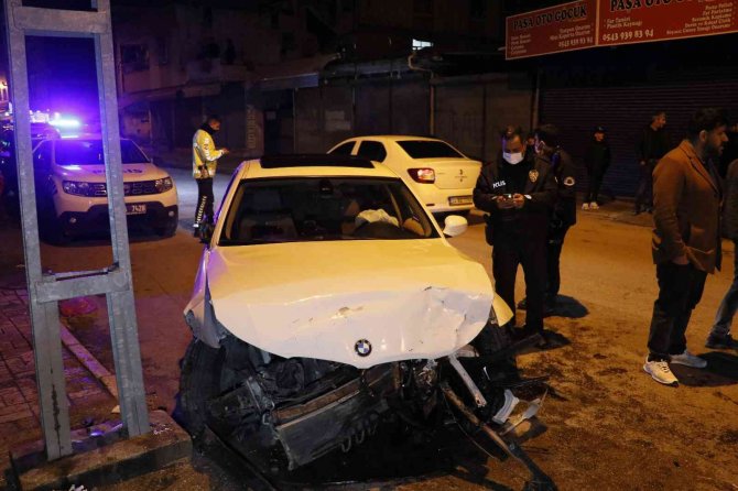 Polisten Kaçarken Kaza Yapan Otomobil Sürücüsü Ağır Yaralandı