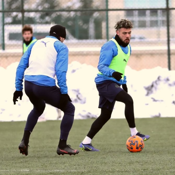 Afyonspor Olumsuz Hava Şartlarına Rağmen Hazırlıklarını Sürdürüyor