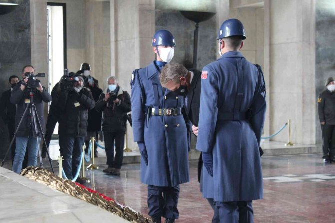 Abd’nin Yeni Büyükelçisi Flake’den Anıtkabir’e Ziyaret