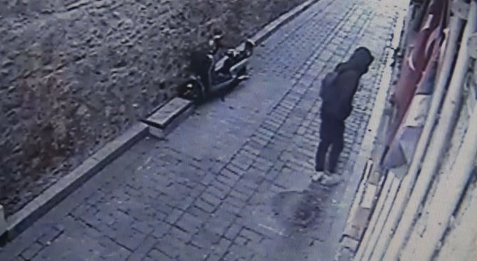 1 Ayda İş Yerine 4 Kez Hırsız Giren Esnaf İsyan Etti