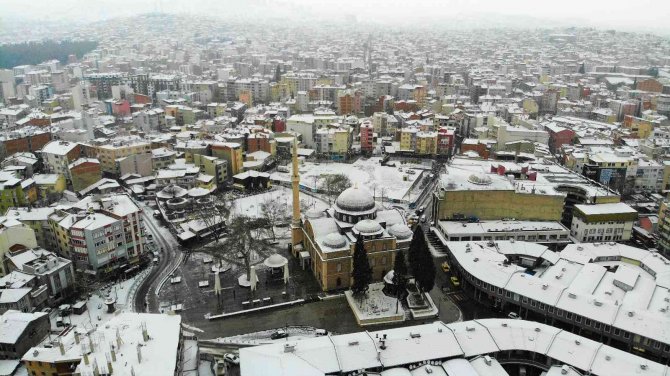 Tarihî Zağnos Paşa Camii Beyazlar İçinde Kaldı