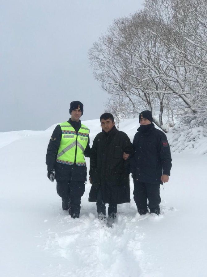 Kayıp Afgan Uyruklu Bekçiyi Jandarma Ekipleri Buldu