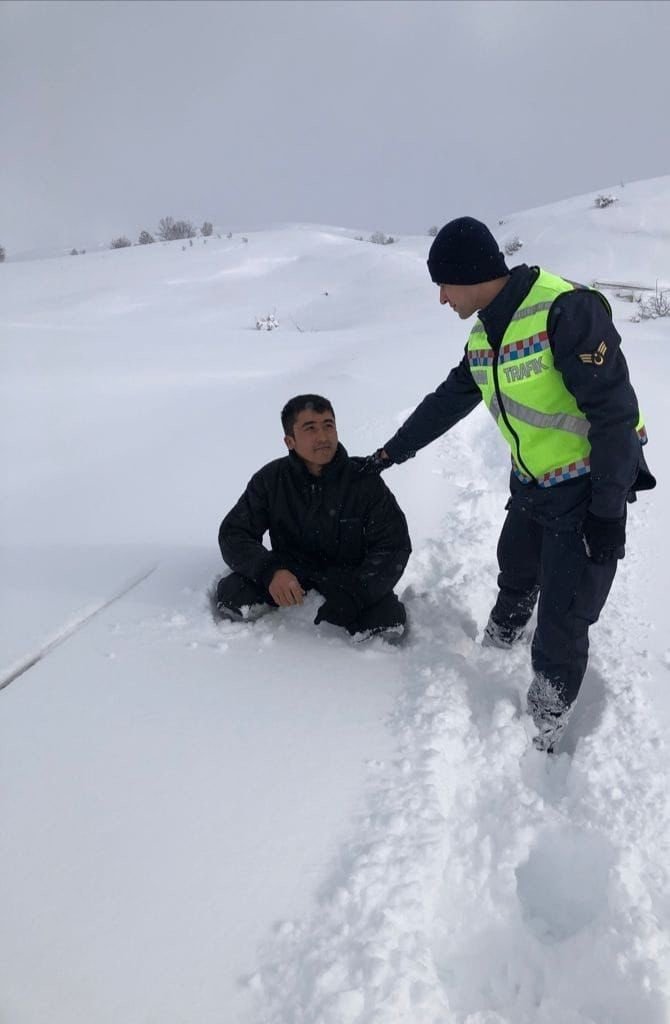 Kayıp Afgan Uyruklu Bekçiyi Jandarma Ekipleri Buldu