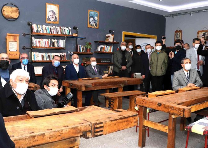 Mersin’de ’Sıfır Atık Kütüphaneleri’ Törenle Açıldı