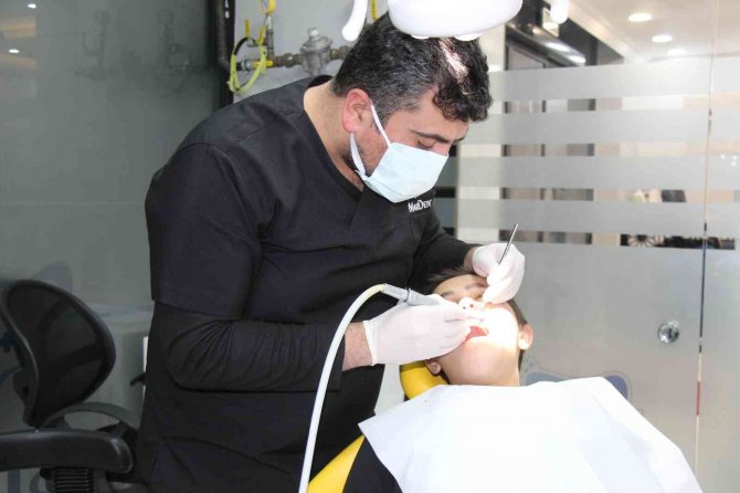 Diş Çürümelerinde Sebep Yüzde 85’le Aşırı Şekerli Besinler