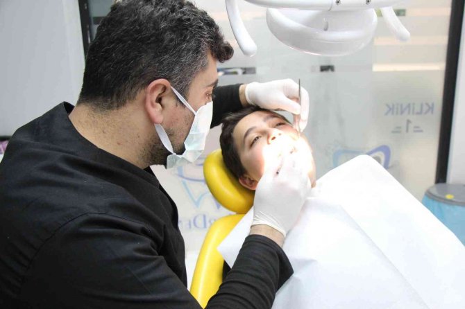 Diş Çürümelerinde Sebep Yüzde 85’le Aşırı Şekerli Besinler