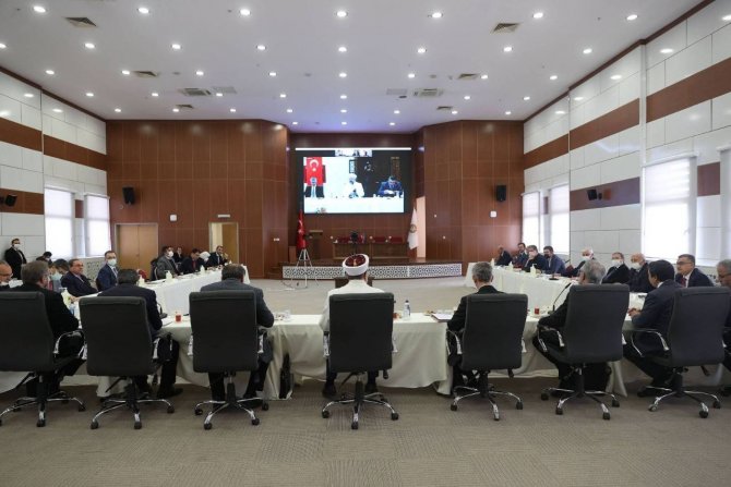 Diyanet İ̇şleri Başkanı Erbaş, Diyanet-i̇lahiyat-meb İ̇stişare Heyeti Toplantısı’na Katıldı