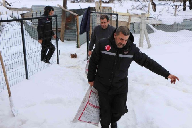 İ̇l Özel İ̇daresi Ekipleri, Yaşlı Kadının Yardım Çağrısına Kayıtsız Kalmadı