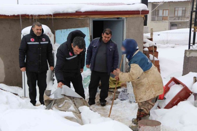 İ̇l Özel İ̇daresi Ekipleri, Yaşlı Kadının Yardım Çağrısına Kayıtsız Kalmadı