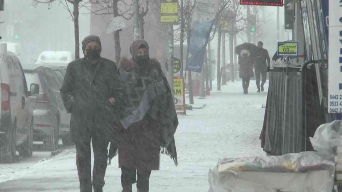 Erzurum’da Kar Ve Tipi Etkili Oluyor