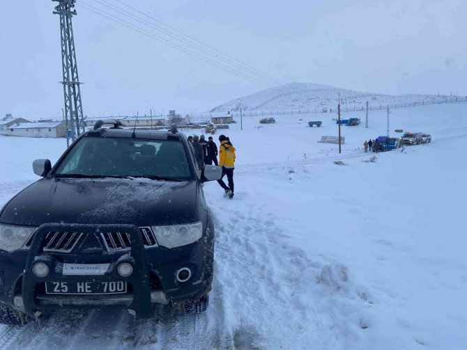 Erzurum’da Çığ Düştü: 2 Kişinin Kar Altında Kaldığı Bölgeye Ulaşılmaya Çalışılıyor