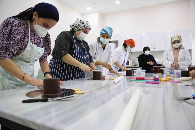 Esmek’te Eğitimler Aralıksız Devam Ediyor