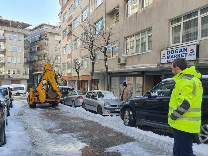 Güngören’de Karla Mücadelede Yoğun Çalışma