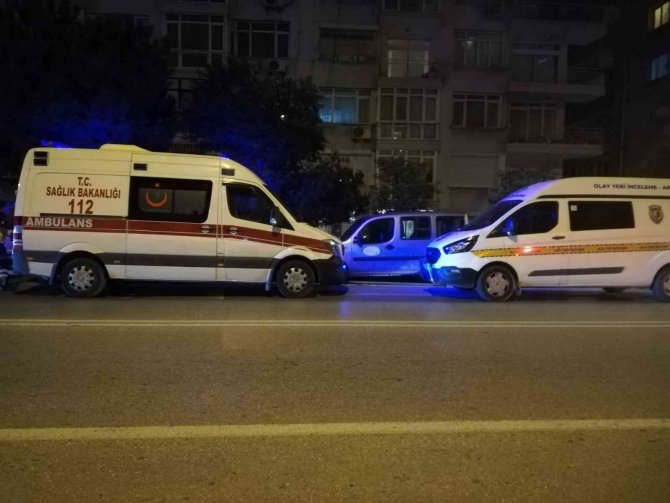İ̇zmir’de 7. Kattan Düştüğü İleri Sürülen Genç Kadın Öldü