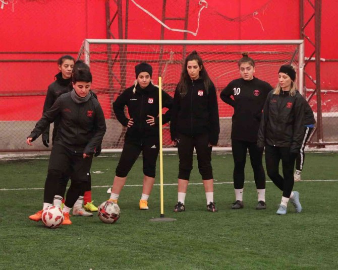 Sivasspor Kadın Futbol Takımı, Galibiyete Kilitlendi