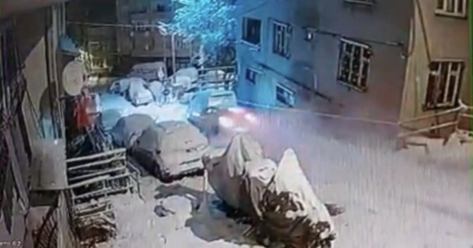 İ̇stanbul’da Karlı Yolda Dehşet Anları: Hamile Sürücü Ve Kardeşi Ölümden Döndü
