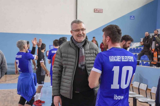 Karacabey Belediyespor Voleybolda Fırtına Gibi