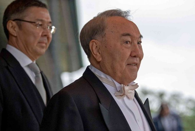 Kazakistan Senatosu, Nazarbayev’in "Ömür Boyu Başkanlık" Yetkilerini Kaldırdı