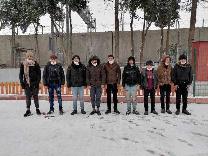 Jandarma Kilis’te Göçmen Kaçakçılarına Göz Açtırmıyor