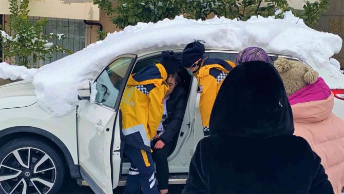 Kopan Elektrik Teli 4 Dairede Yangın Çıkardı