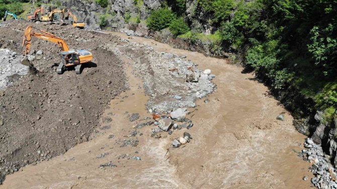 "Uzmanlardan "Sel Ve Heyelanlar Artacak" Uyarısı