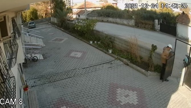 Motosikletli Demir Kapı Hırsızı Yakayı Ele Verdi