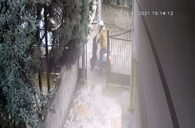 Motosikletli Demir Kapı Hırsızı Yakayı Ele Verdi