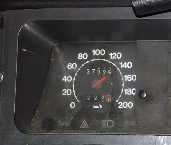 Bariyerlere Ok Gibi Saplanan Otomobilin İbresi 140’a Takılı Kaldı