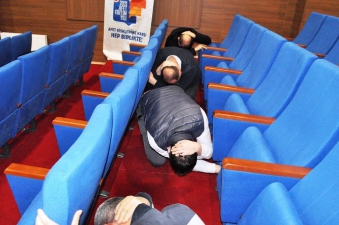 Tavşanlı’da Kamu Personeline Afet Farkındalık Eğitimi