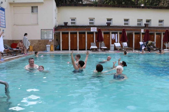 Ruslar Yazın Deniz, Kışın Kaplıca Tatilini Tercih Ediyor