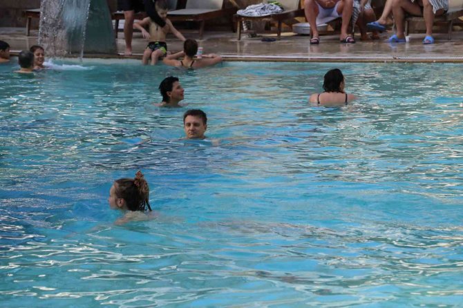 Ruslar Yazın Deniz, Kışın Kaplıca Tatilini Tercih Ediyor