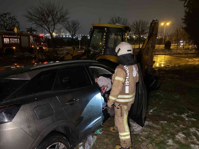 Tuzla’da Kaza Yapan Sürücü Şoka Girdi: “Keşke Ben Ölseydim”